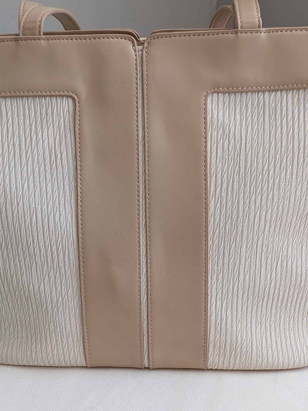 Neutral Cream & Tan Shoulder Tote Bag - Sleek Everyday Carry - Picture 4 of 10